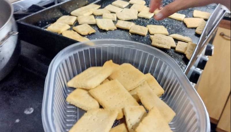 A base de arvejas: la UNLP elabora galletitas saludables para comedores