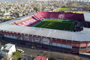 Vuelta de los visitantes a las canchas: la Provincia aclara que “es una prueba piloto”