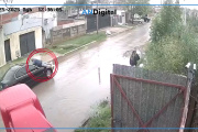 Discutieron por un choque en Berisso y uno arrastró al otro en el capot